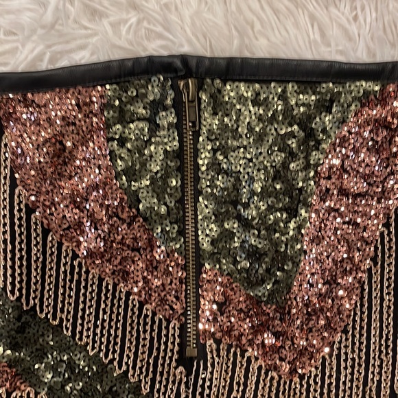 H&M sequin min skirt size 12 green gold and black sequin holiday skirt - Picture 5 of 6